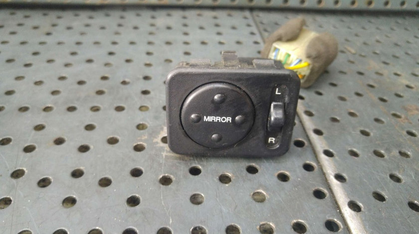 Buton reglaj oglinzi hyundai galloper 9353023200