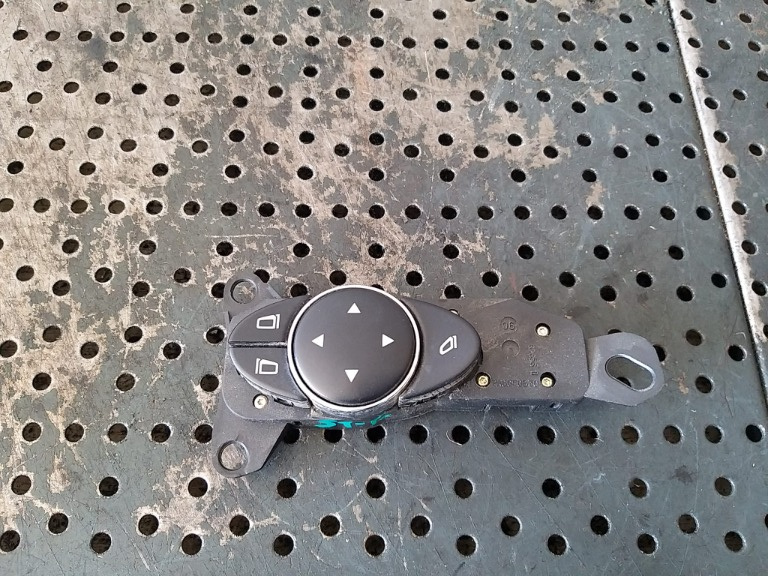 Buton reglaj oglinzi mercedes e class w211 2118208510 03211011l