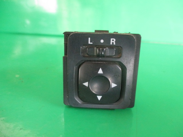 BUTON REGLAJ OGLINZI + MUFA MITSUBISHI PAJERO PININ FAB. 1999 – 2007 ⭐⭐⭐⭐⭐