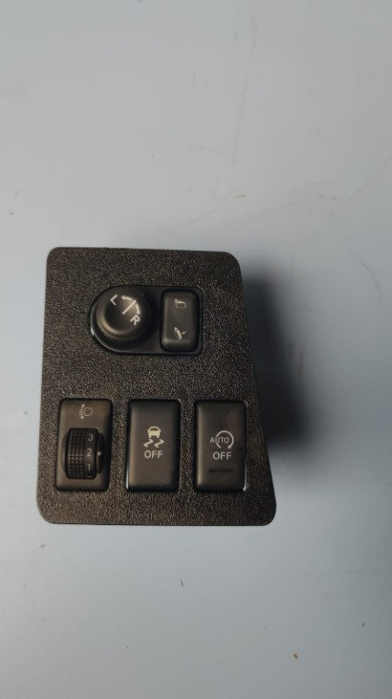 Buton reglaj oglinzi Nissan Qashqai 1.6 DCI , 131 cp / 96 kw , cod motor R9M, cod 68485BR60A