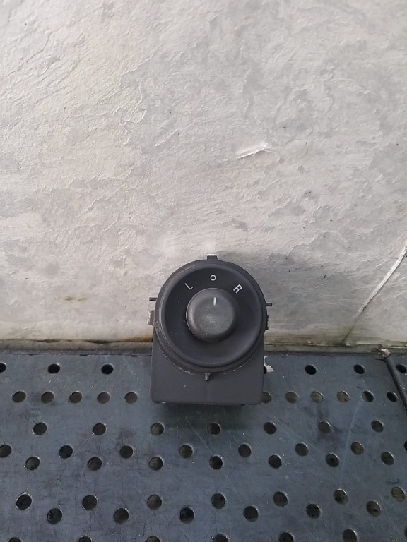 Buton reglaj oglinzi opel astra j 13271827