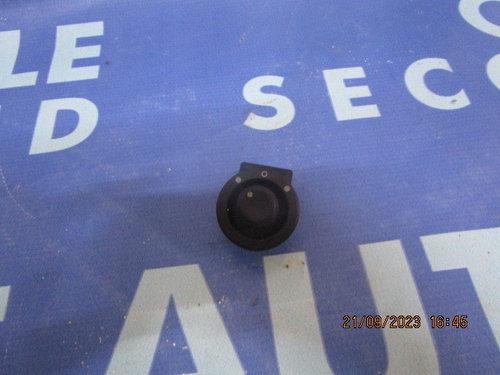 Buton reglaj oglinzi Renault Clio 2003; 8200002442B