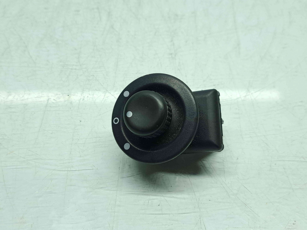 Buton reglaj oglinzi Renault Clio 4 (B98) Hatchback [Fabr 2012-2020] 255706283R