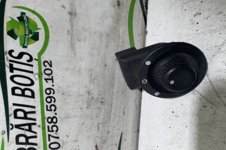 Buton reglaj oglinzi Renault Megane 2 [2002 - 2006] Hatchback 5-usi 1.5 dCi MT (82 hp)