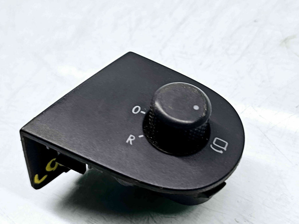 Buton reglaj oglinzi Seat Alhambra (7V8,7V9) [Fabr 1997-2010] 7M3959565B