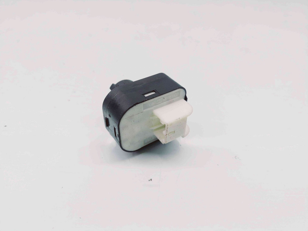 Buton reglaj oglinzi Seat Exeo (3R2) [Fabr 2008-2013] 8E0959565A