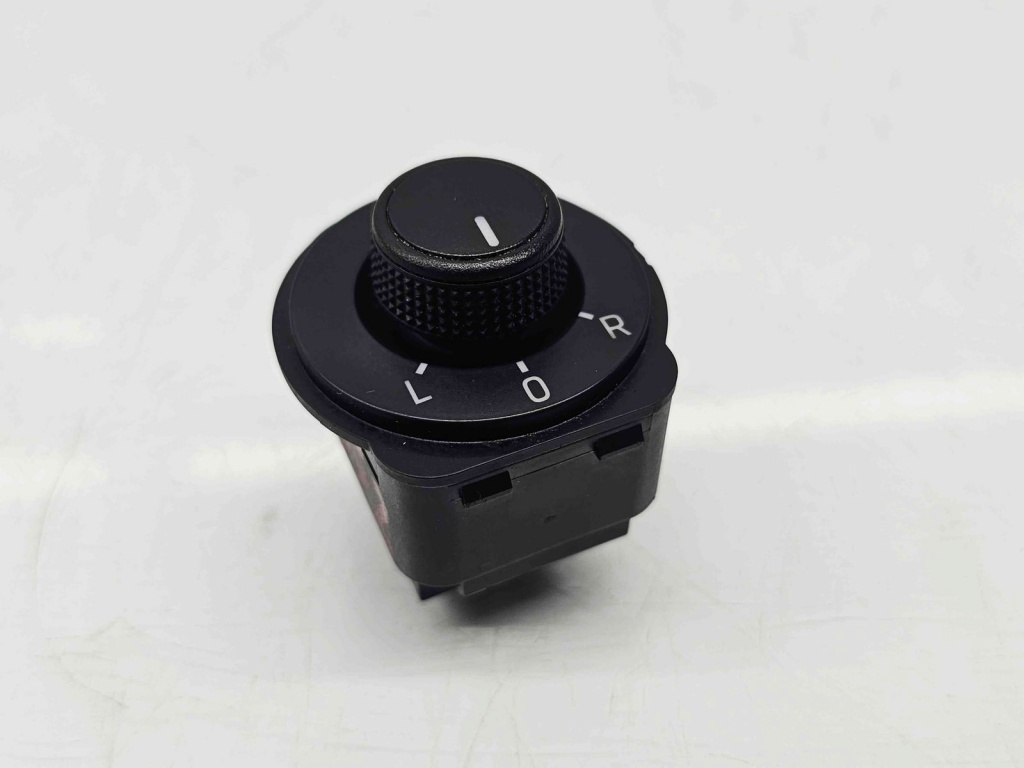 Buton reglaj oglinzi Skoda Octavia 3 (5E3) Facelift [Fabr 2012-2020] 5E0959565B