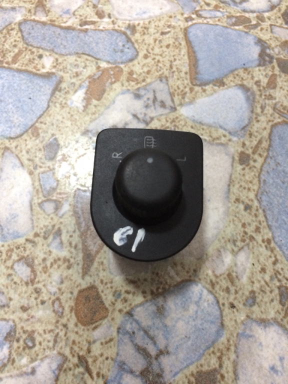 Buton reglaj oglinzi Skoda Octavia [facelift] [2000 - 2010] Liftback 5-usi 1.9 TDI Euro IV MT (101 hp) (1U2)