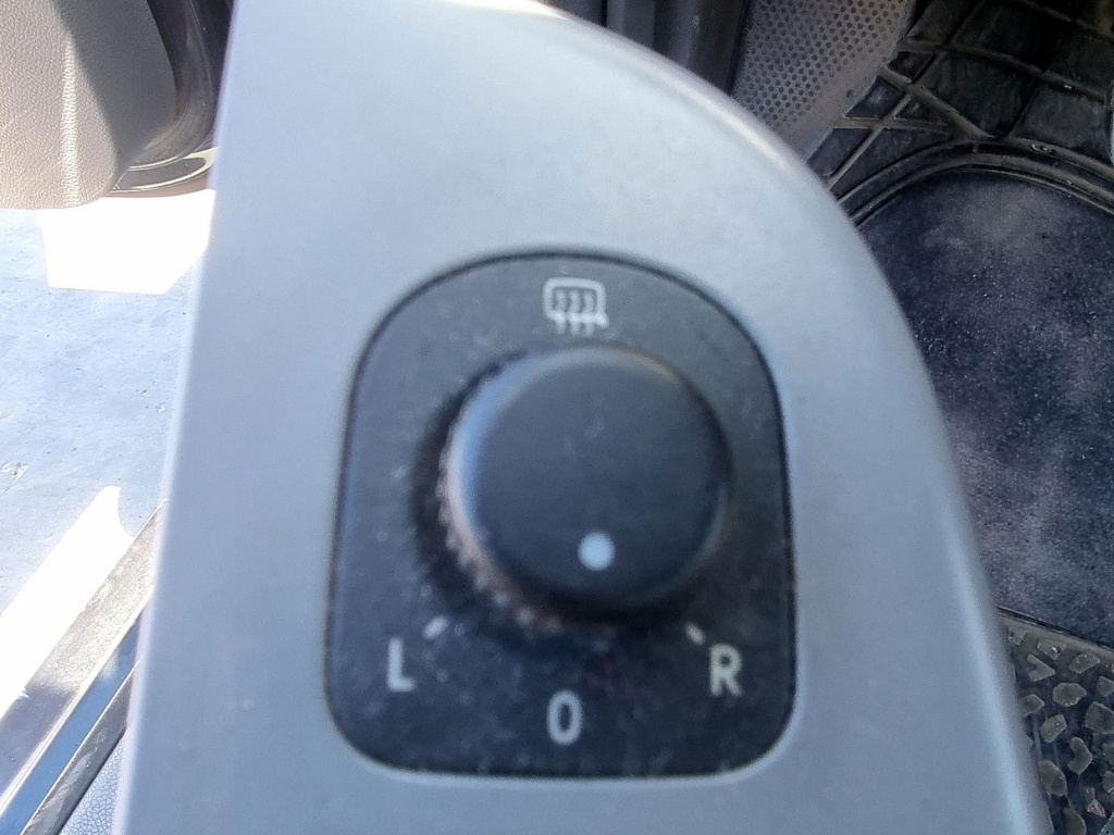 Buton reglaj oglinzi Volkswagen Golf 5 Variant (1K5) [Fabr 2007-2009] 1.9 TDI BLS 77 KW / 105 CP