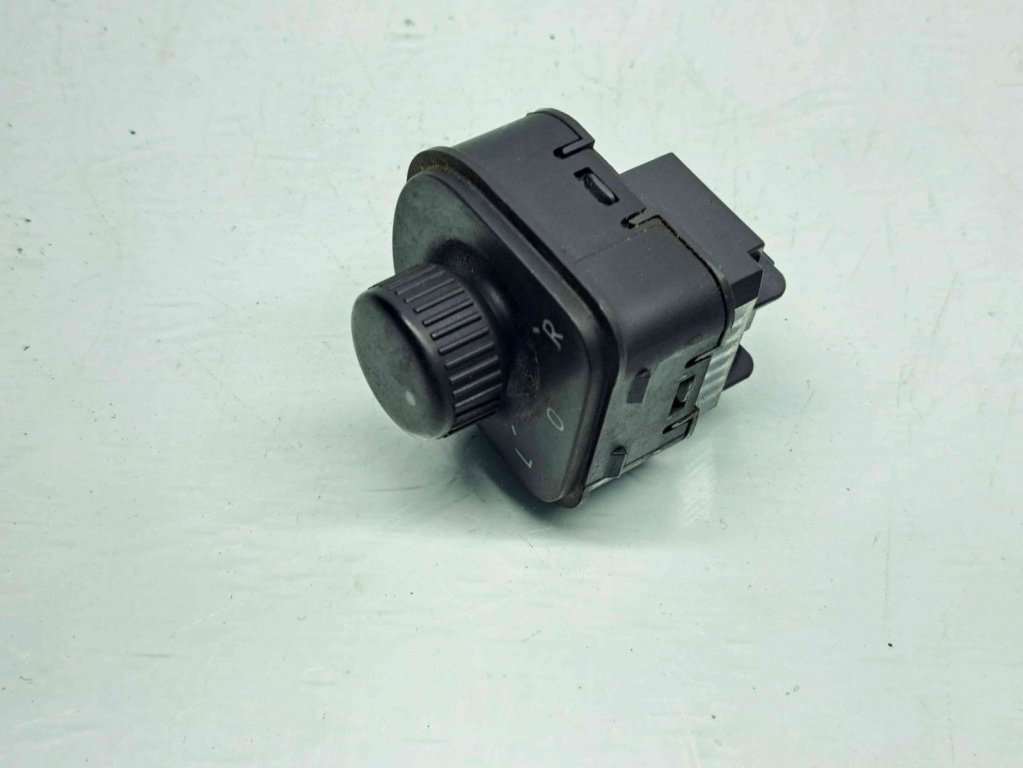 Buton reglaj oglinzi Volkswagen Passat B7 (365) Variant [Fabr 2010-2014] 1K0959565L