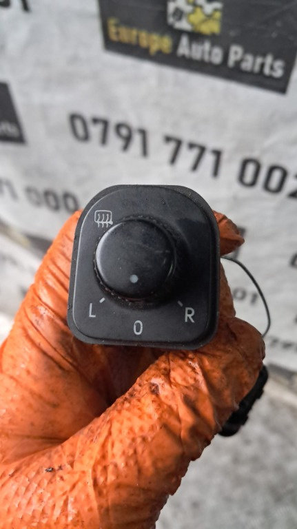 Buton reglaj oglinzi VW Eos an 2009 cod 1K0959565L