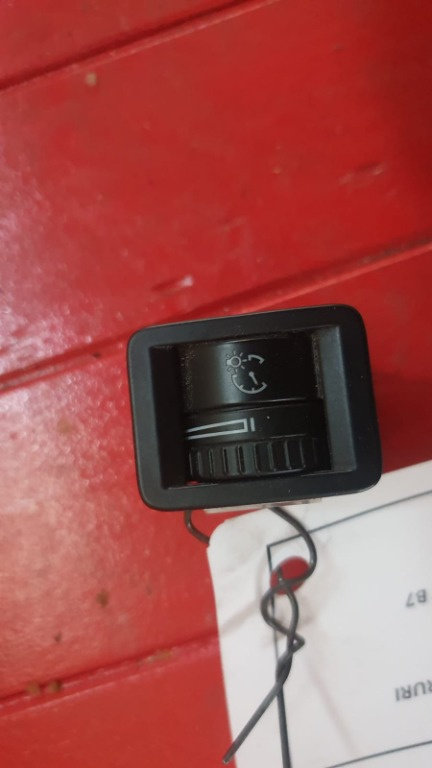 Buton reglare faruri Vw Passat B7