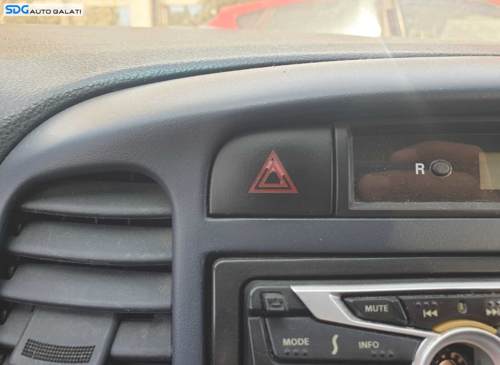 Buton Releu Avarii Avarie Hyundai Accent 2006 - 2010 [C5771]