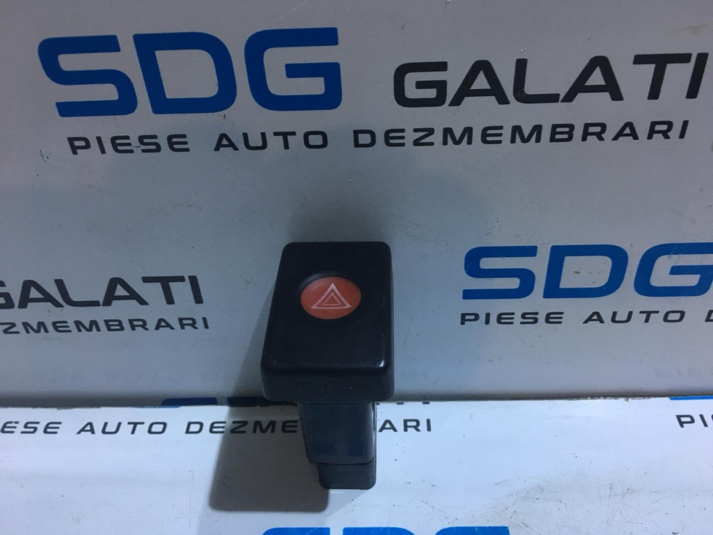 Buton / Releu Avarii Dacia Logan 2004 - 2008