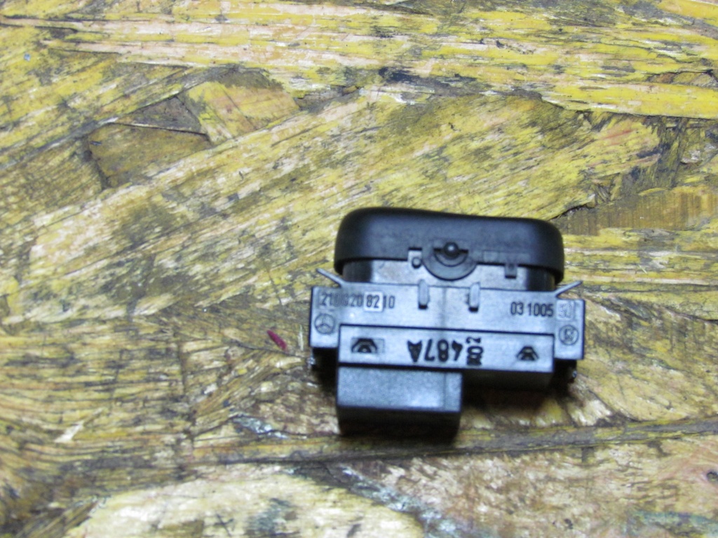 BUTON SIMPLU GEAM MERCEDES W210 1998