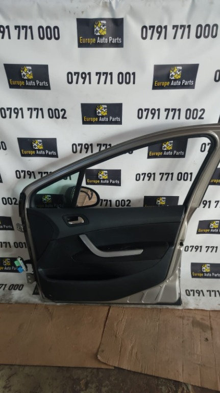 Buton usa dreapta fata Peugeot 308 1.6 HDI 111 Cp / 82 Kw ,transmisie manuala , an 2011 combi