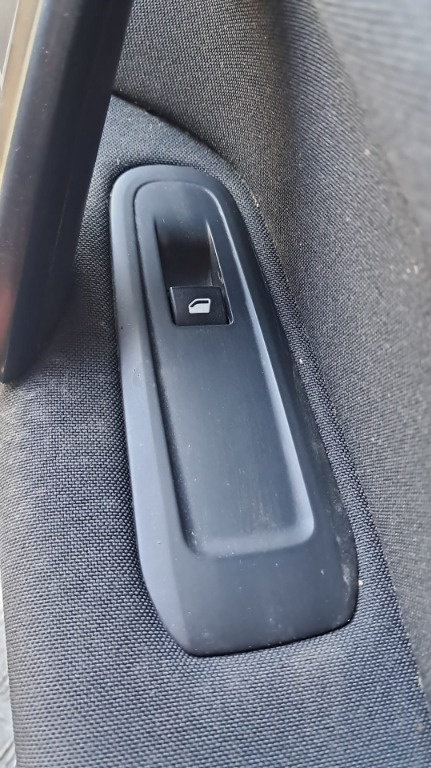 Buton usa dreapta fata Peugeot 308 T9 an 2019