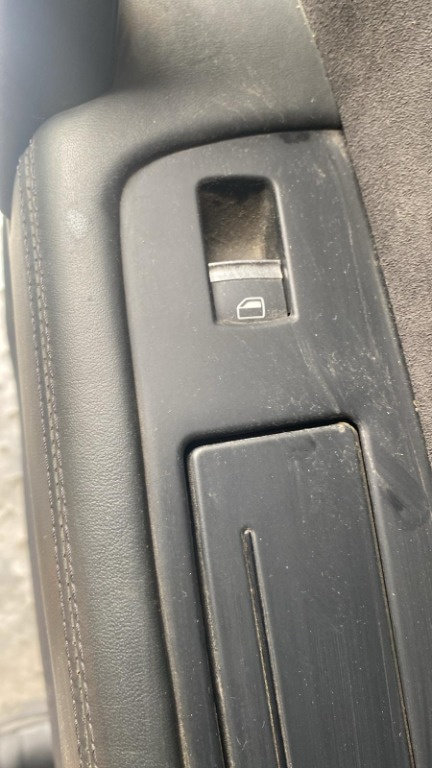 Buton usa dreapta spate Audi Q7 4L an 2014