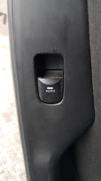 Buton usa dreapta spate Hyundai i30 an 2017