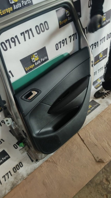 Buton usa dreapta spate Peugeot 308 1.6 HDI 111 Cp / 82 Kw ,transmisie manuala , an 2011 combi