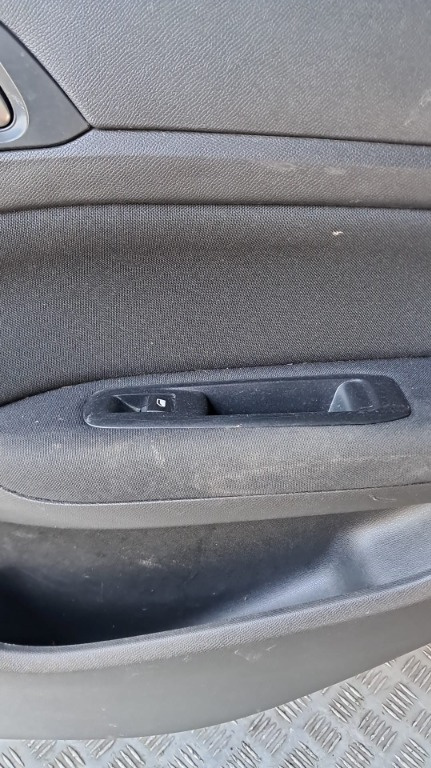 Buton usa dreapta spate Peugeot 308 T9 an 2019