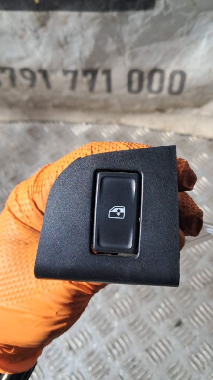 Buton usa dreapta spate Skoda Octavia 3 