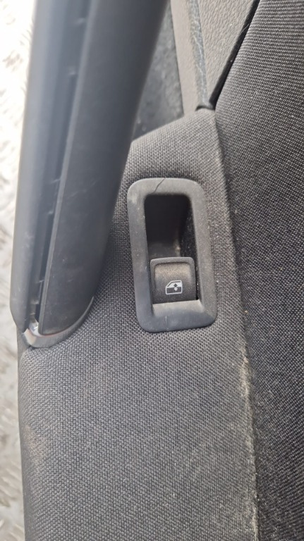 Buton usa dreapta spate Vw Golf 7 1.6 TDI combi an fab 2019