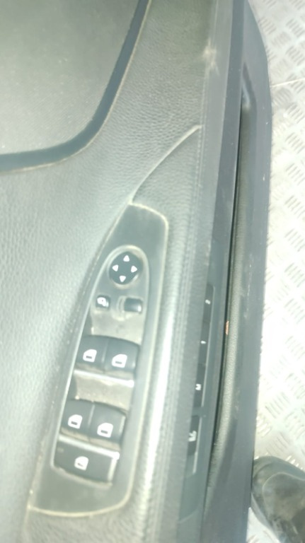 Buton usa stanga fata BMW seria 7 F01 F02 3.0 D 245cp / 180Kw cod motor N57-D30A transmisie automata ,an 2010
