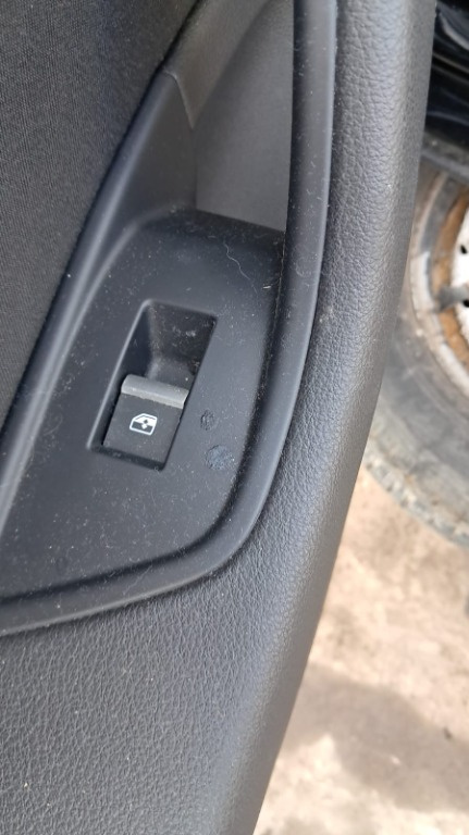Buton usa stanga spate AUDI A4 B9 an 2017