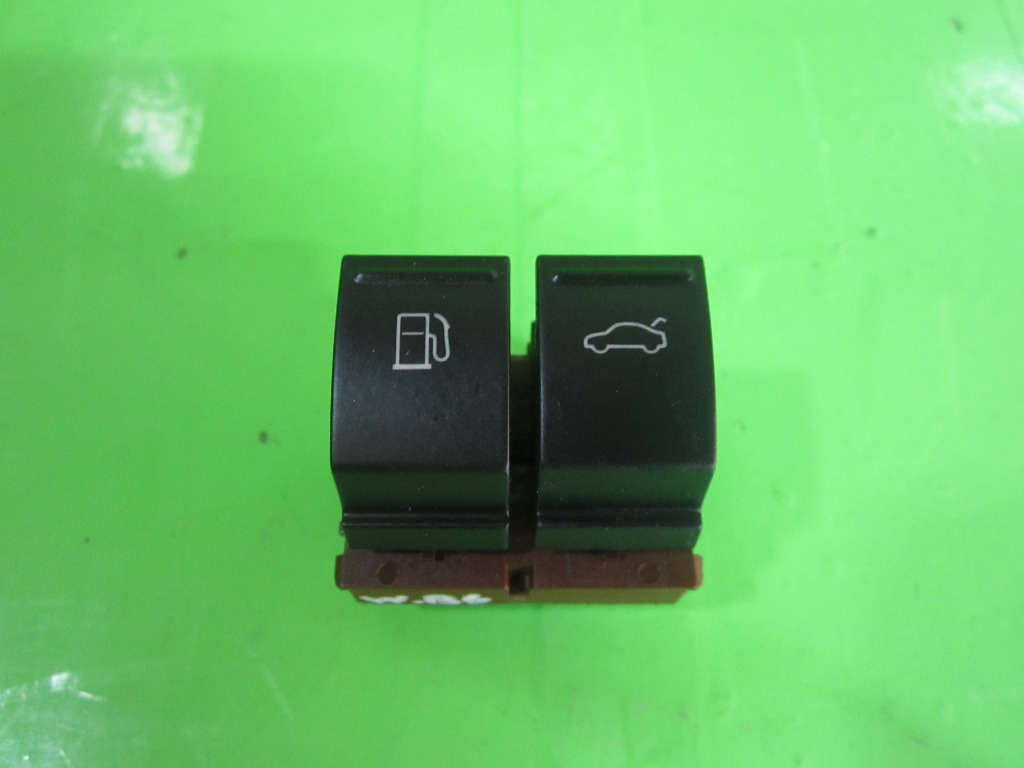 BUTON USITA REZERVOR / PORTBAGAJ VW PASS