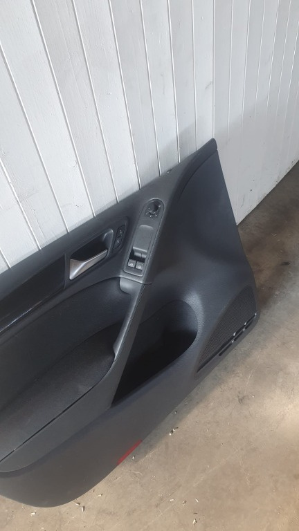 Butone geamuri usa stanga fata Vw Golf 6 hatchback an de fabricatie 2011