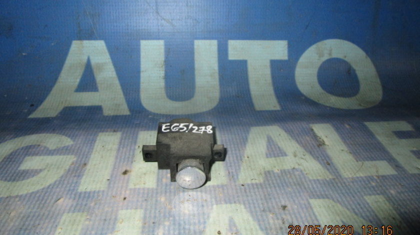 Butuc portbagaj BMW E65; 6938643 (butonul)