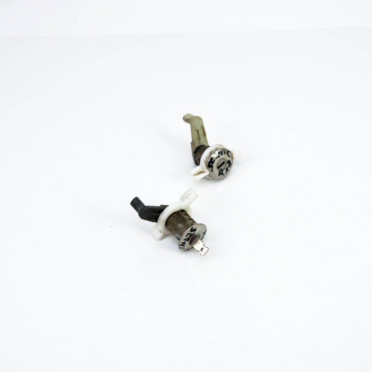 Butuc Usa Fata Renault Scenic Rx4 2000-2003 Dreapta Stanga 500375