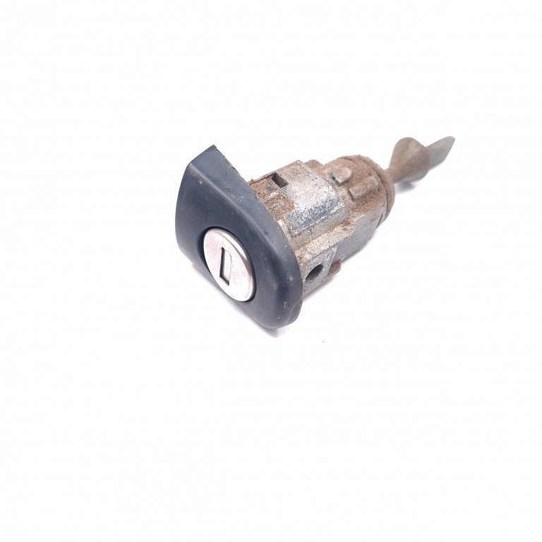 Butuc Usa Fata Skoda Fabia 1 1999-2007 1.4 16V Aua Benzina Dreapta Stanga
