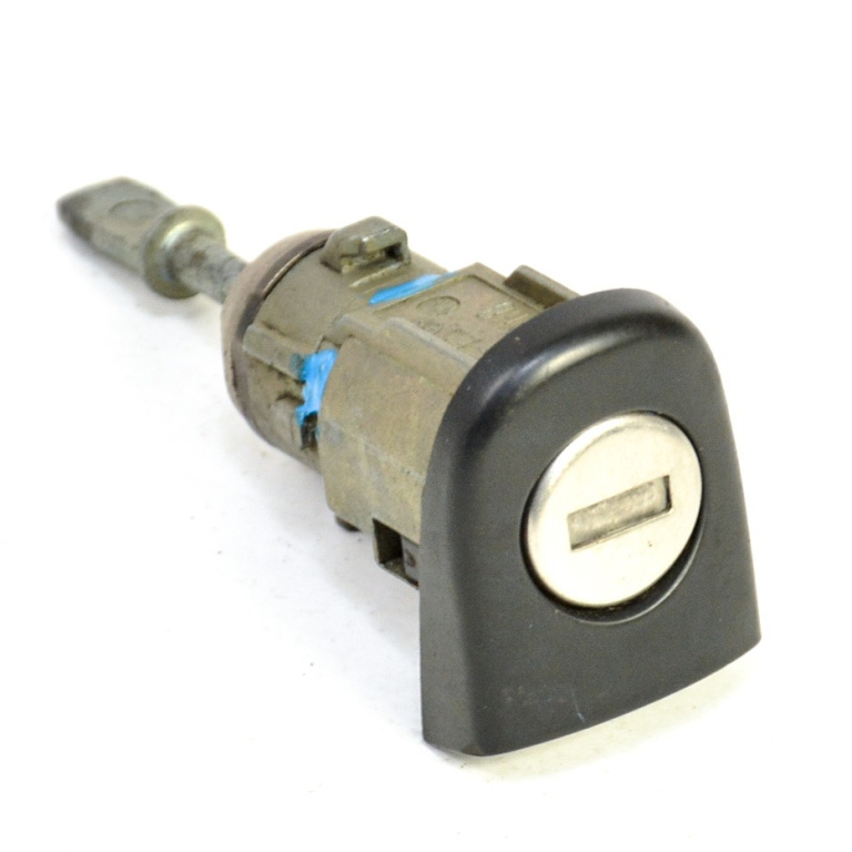 Butuc Usa Fata Stanga Vw Golf 4 1997-2004 1U0837167, 1U0 837 167, Iu0837168, Iu0 837 168