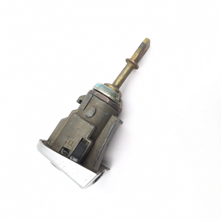 Butuc Usa Fata Stanga VW POLO (9N, 9N3) 2002 - 2010 Benzina