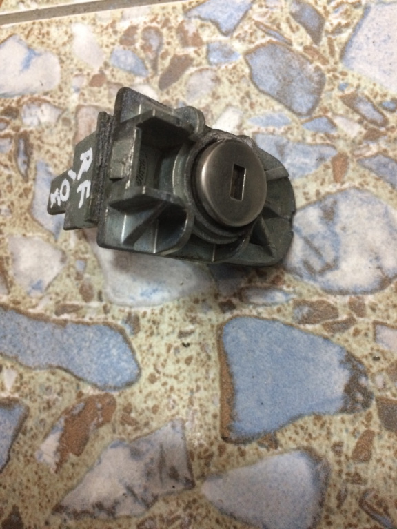 Butuc usa Ford Mondeo MK4 [2007 - 2010] Liftback 2.0 TDCi DPF AT (140 hp) MK4 (BA7) TITANIUM