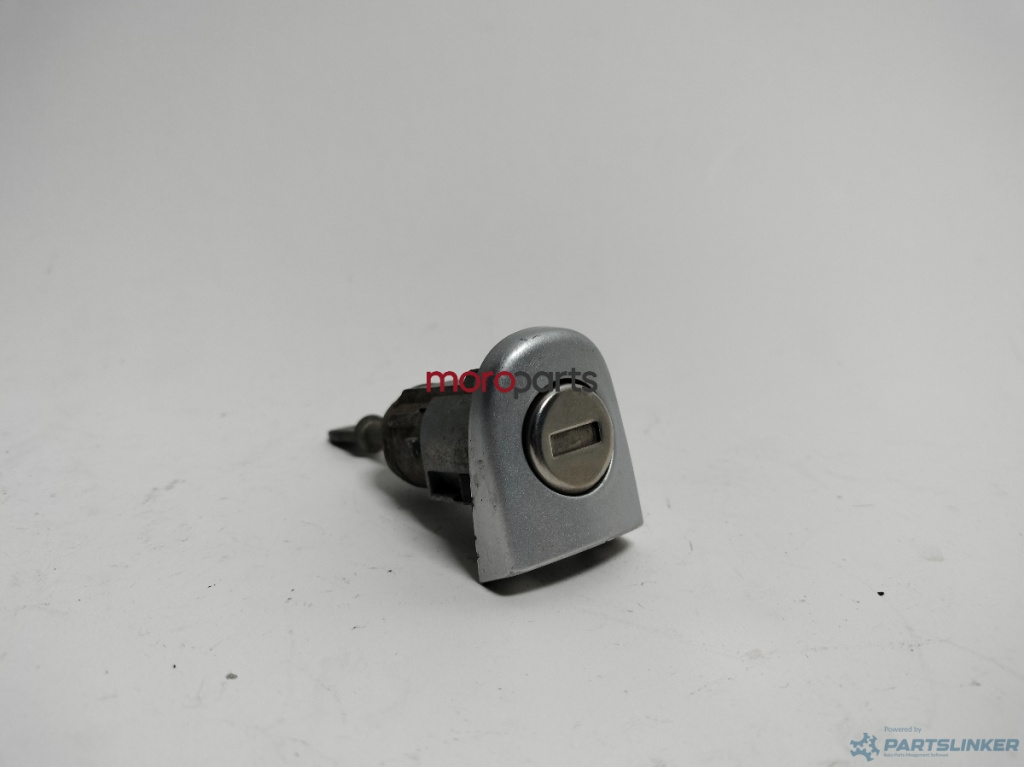 Butuc usa VOLKSWAGEN BORA (1J2) [ 1998 - 2013 ] 16V (ATN, AUS, AZD, BCB) 77KW|105HP VAG OEM 1U0837167 1U0837168