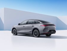 BYD e7