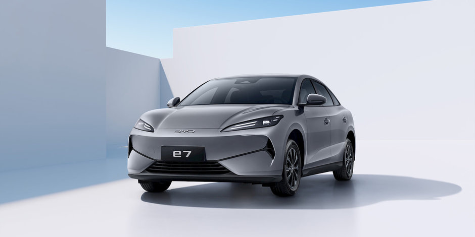 BYD e7