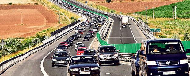 Ca la noi, la nimeni: in plin sezon, Autostrada A2 va fi restrictionata la o banda pe sens