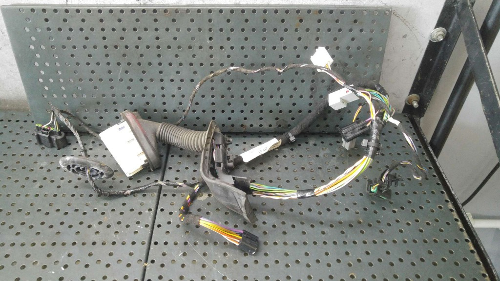 Cablaj instalatie electrica dreapta fata ford fiesta 6 cb1 ccn 8v5t14a584beg