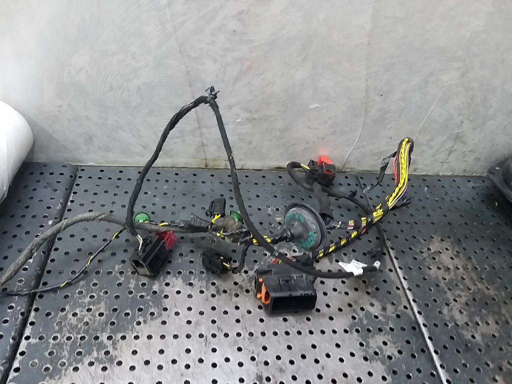 Cablaj instalatie electrica usa dreapta fata opel corsa e x10 13439904