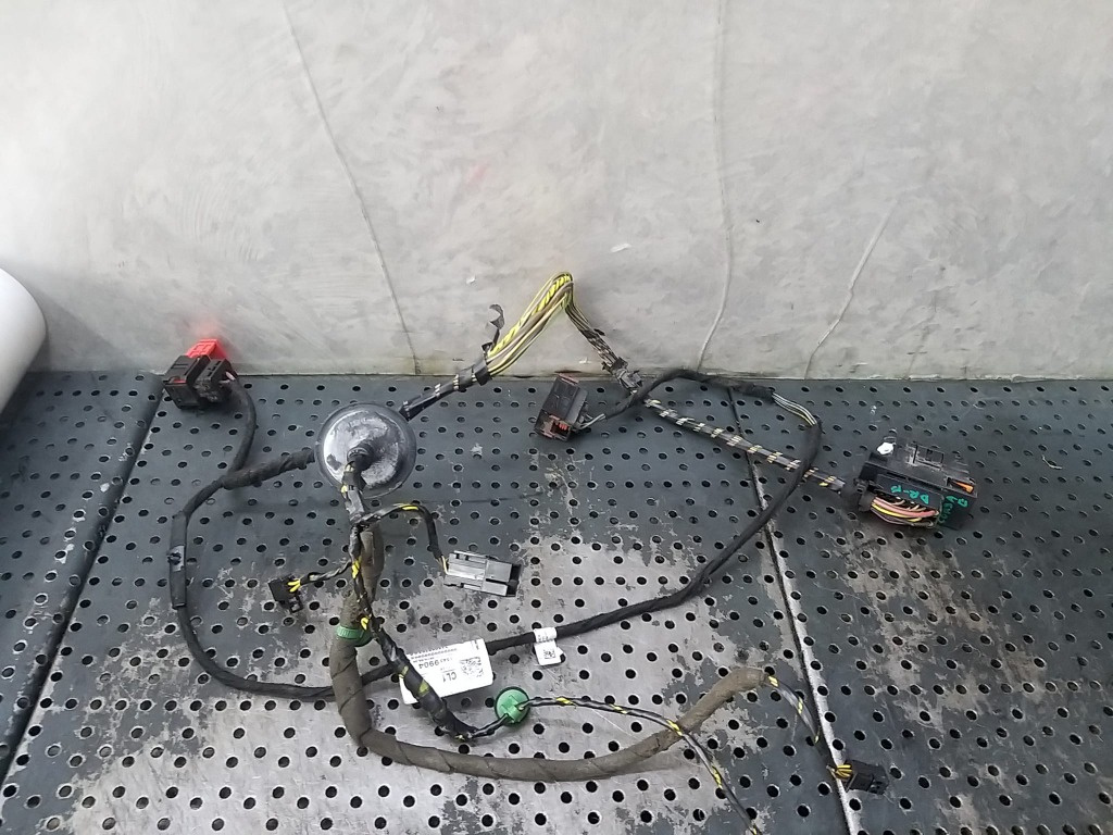 Cablaj instalatie electrica usa dreapta fata opel corsa e x10 13439904