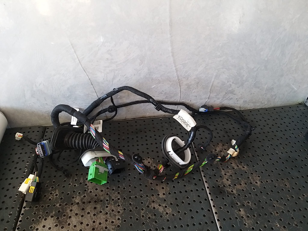 Cablaj instalatie electrica usa dreapta fata citroen c5 aircross 9830600380