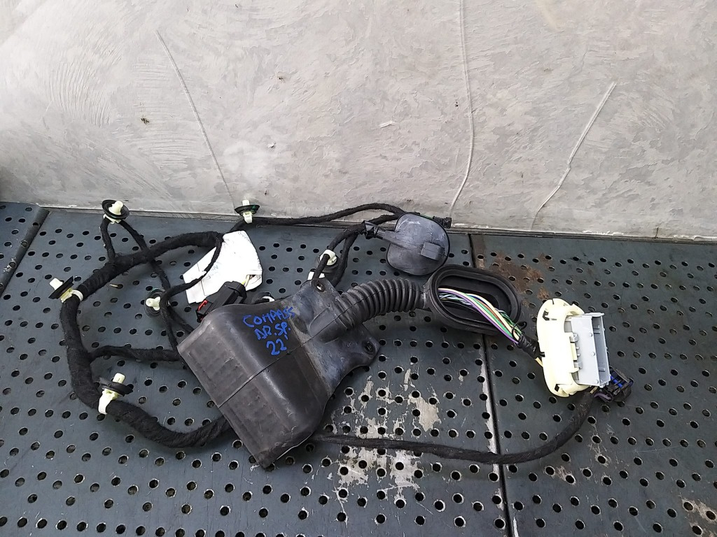 Cablaj instalatie electrica usa dreapta spate jeep compass 2 52160907560
