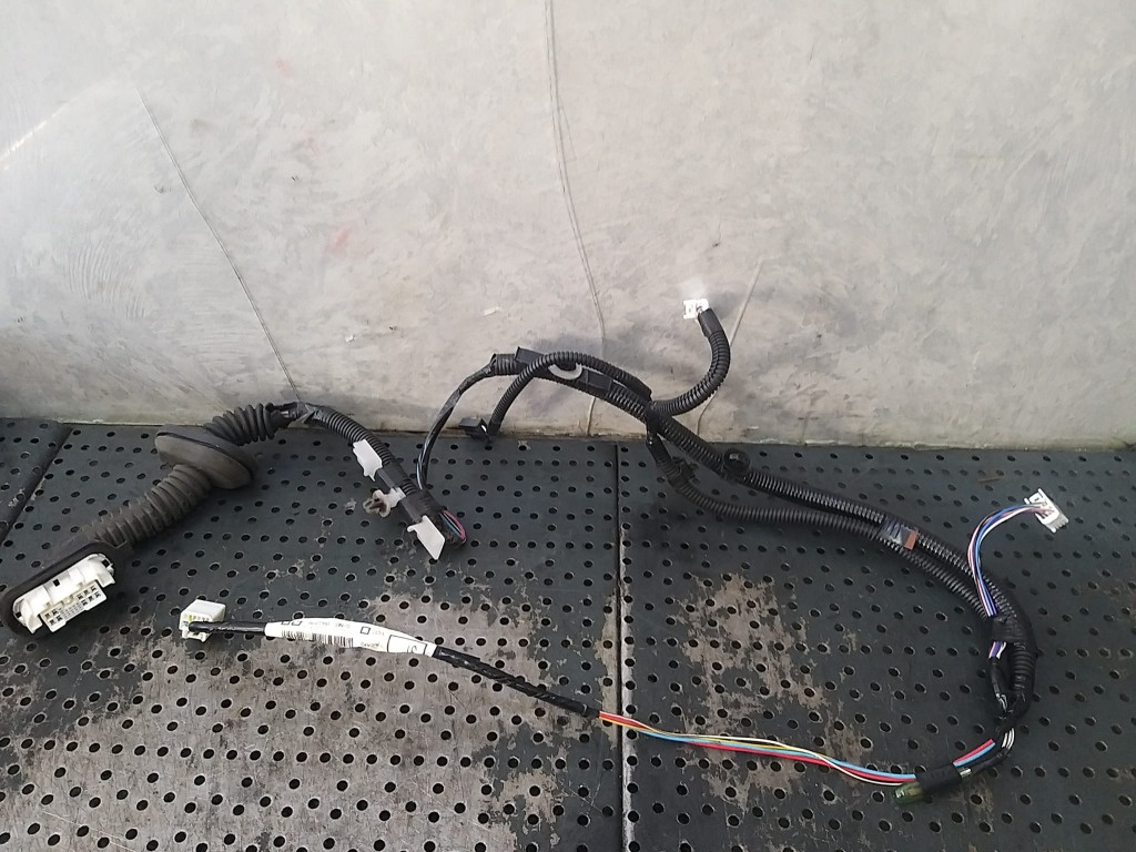Cablaj instalatie electrica usa dreapta spate toyota verso r2 821530f111