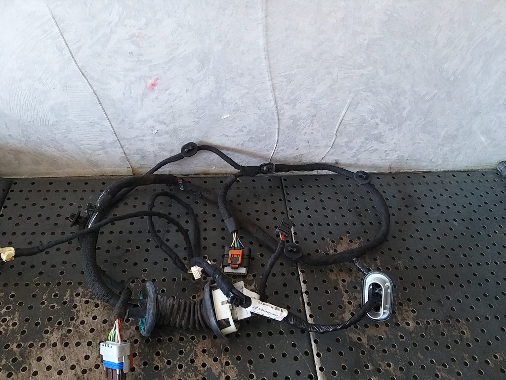 Cablaj instalatie electrica usa dreapta spate peugeot 5008 2 9829074780