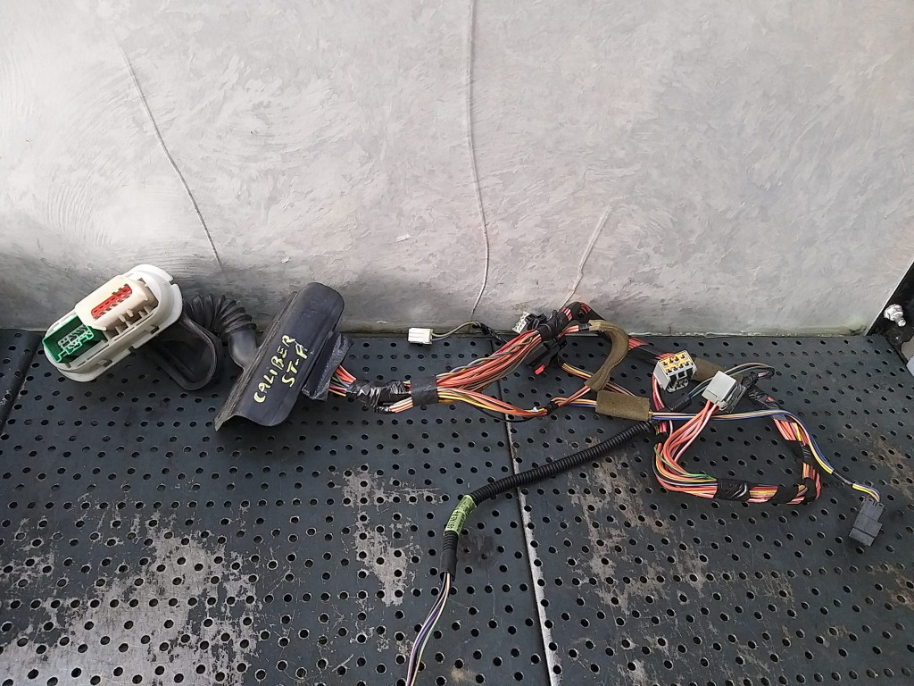 Cablaj instalatie electrica usa stanga fata dodge caliber p04795497ae