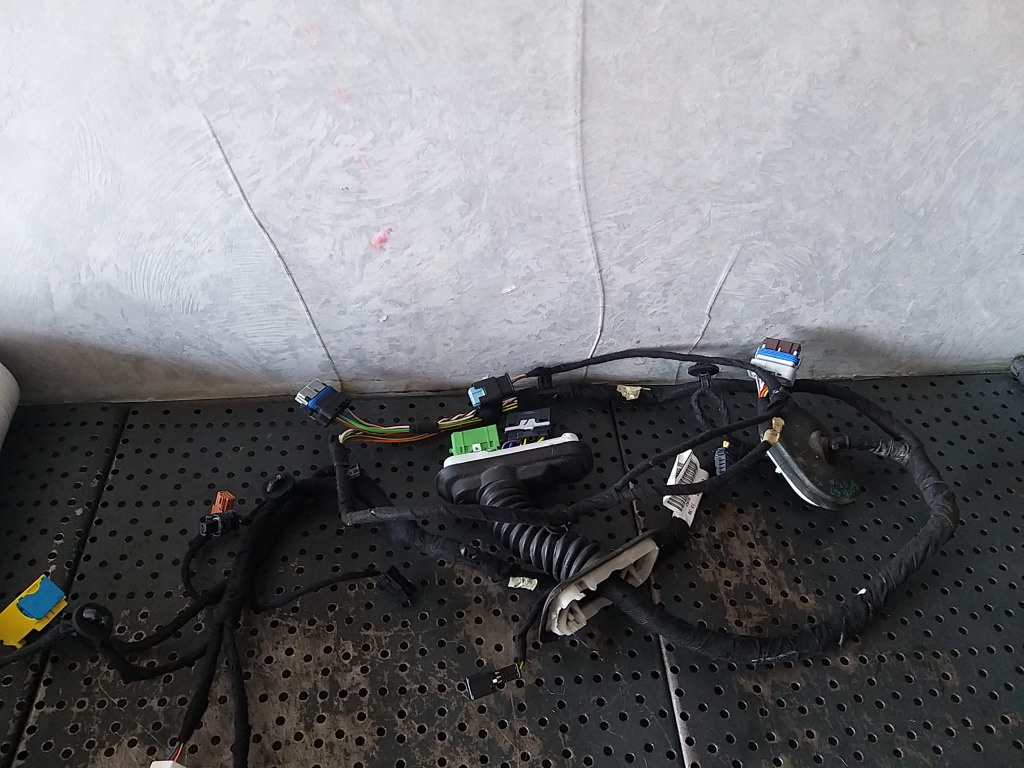 Cablaj instalatie electrica usa stanga fata peugeot 5008 2 9829066680